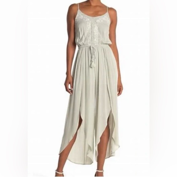 Lost + Wander Pants - Lost + Wander Athena Embroidered Drawstring Jumpsuit Romper Women’s size Medium